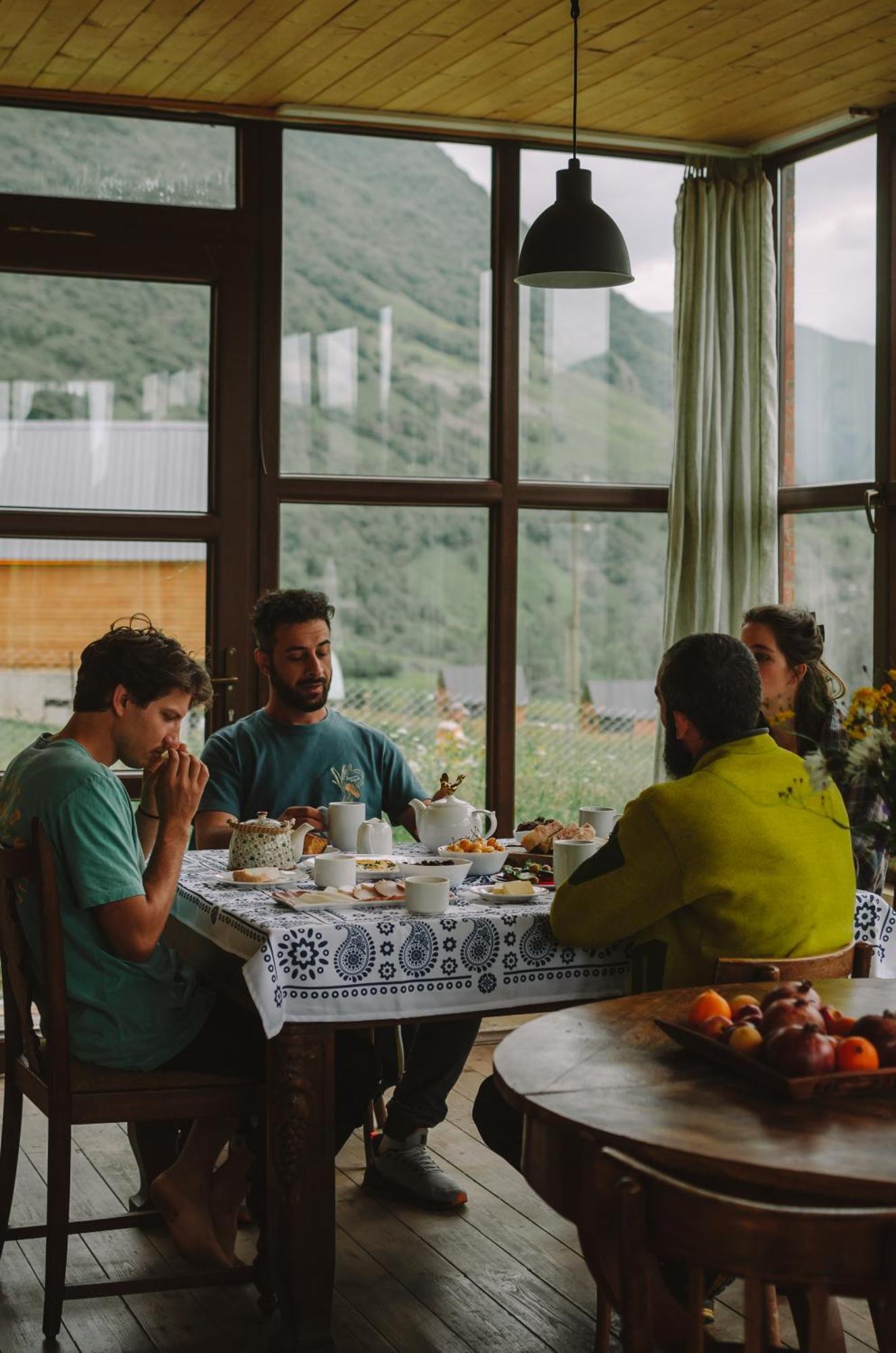 فندق Arte In Kazbegi المظهر الخارجي الصورة